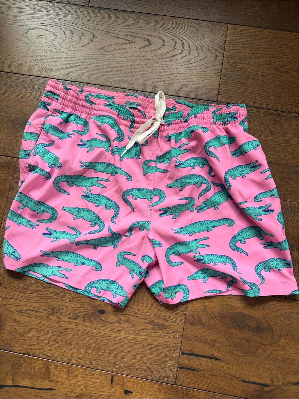 Chubbies Men's Pink Alligator Print Swim Shorts